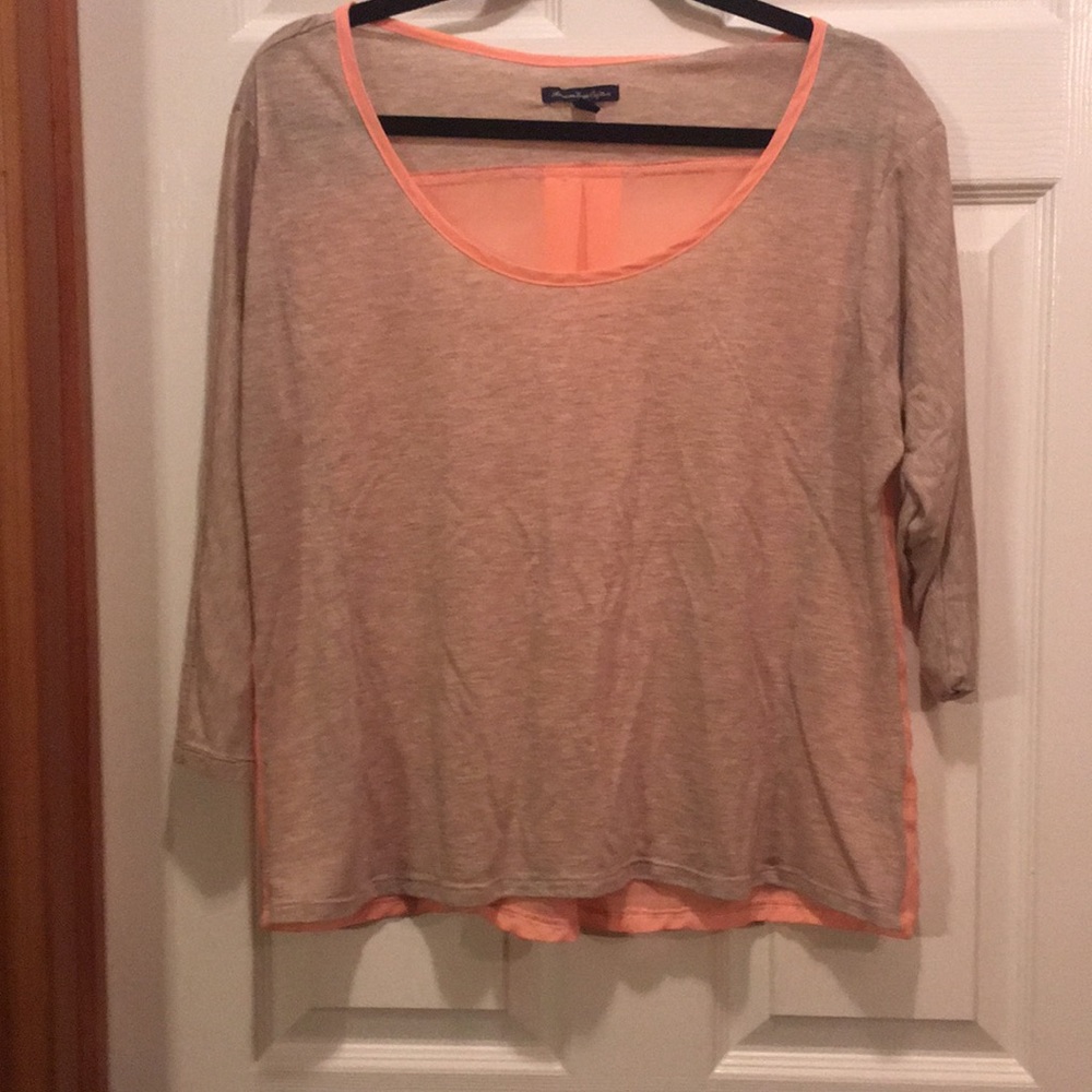 American eagle blouse / gray and pink